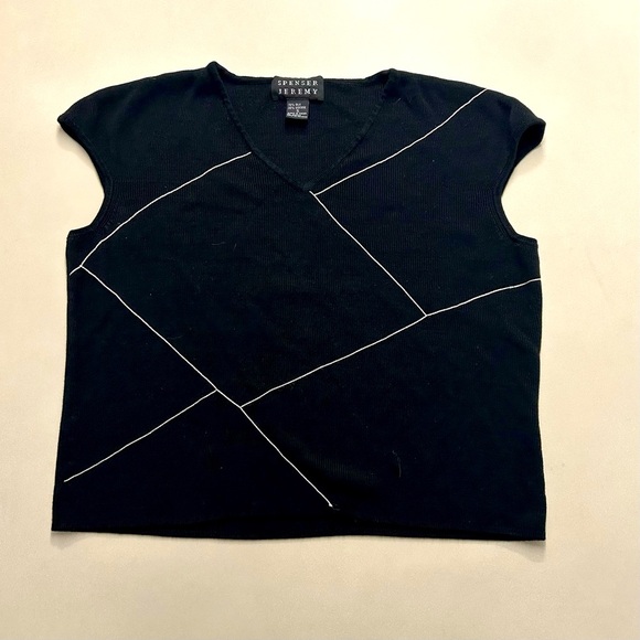 Spenser Jeremy Tops - Spenser Jeremy Black with white ,cap sleeve top, Size S